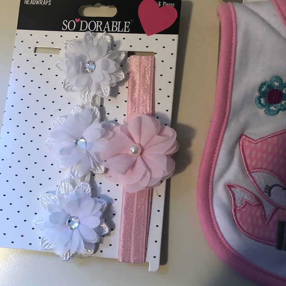 ❤️Assorted NWT bibs - Picture 2 of 5